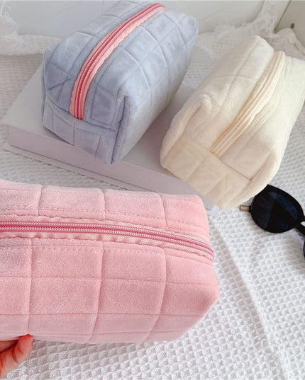Plush Makeup Bag Checkered Cosmetic Bag Cosmetic Travel Bag Large Zipper Travel Toiletry Bag Portable Multi Functional Capacity Bag Cute Makeup Brushes Storage Bag For Women