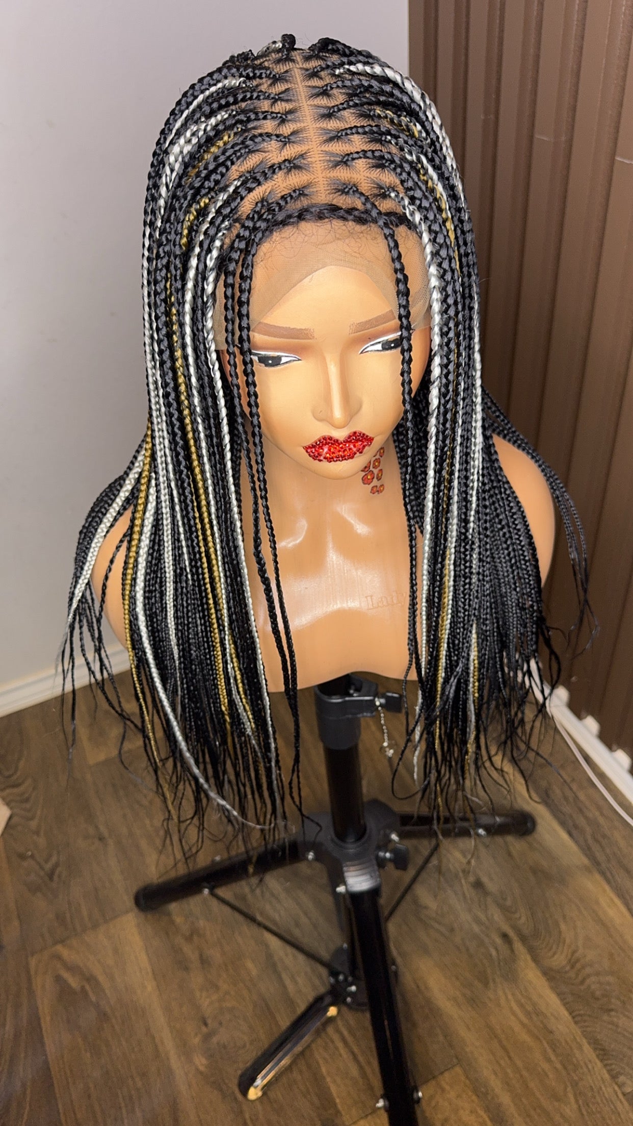 22 inches highlights knotless braided wig