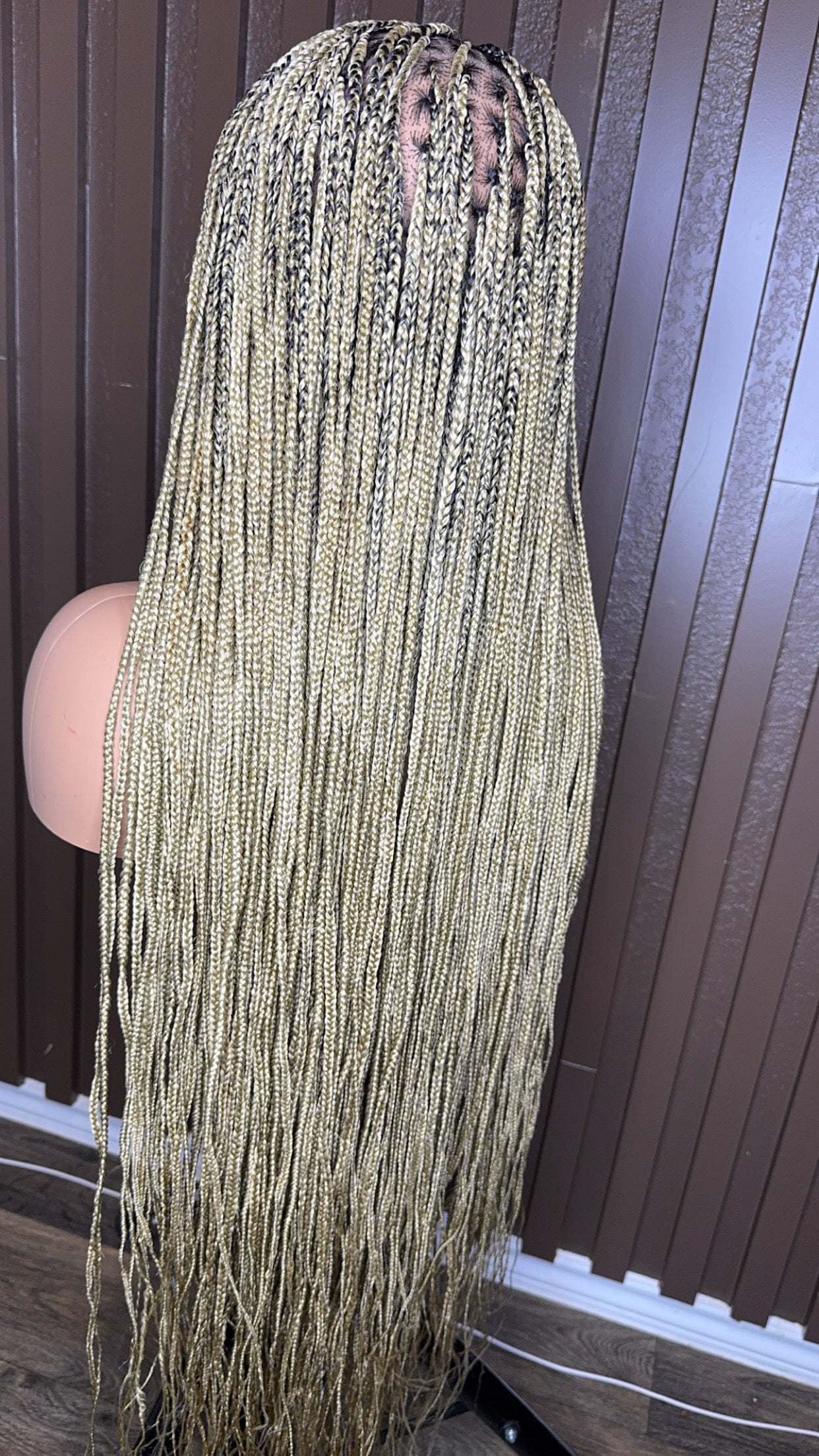 Darkroot honey blonde