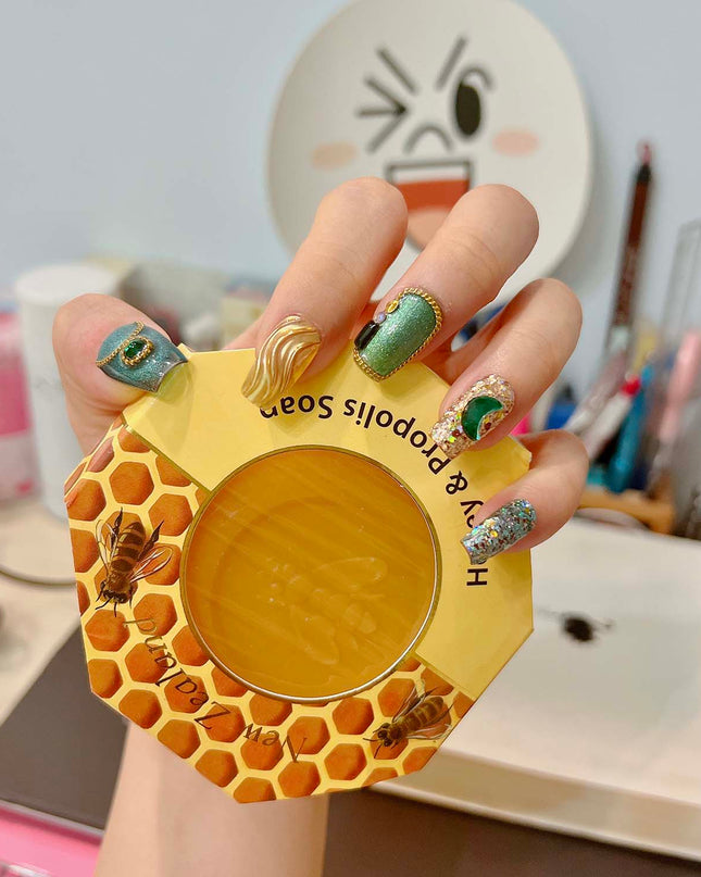 Handmade Emerald Green Cat Eye Luxury Jasmine Princess Press-on Nail Art | ZAKAPOP
