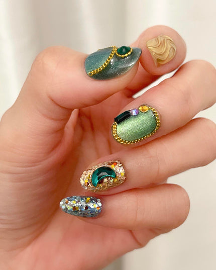 Handmade Emerald Green Cat Eye Luxury Jasmine Princess Press-on Nail Art | ZAKAPOP