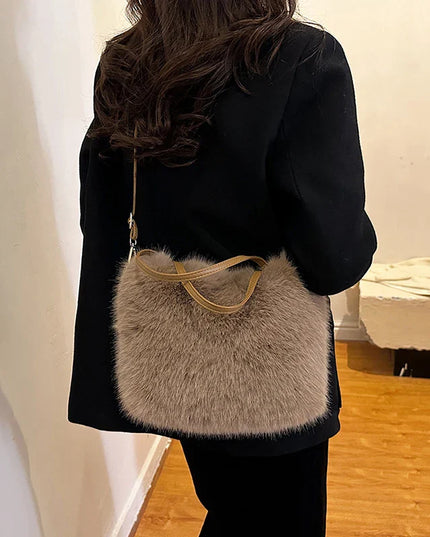 Faux Fur Tote Bag: Plush Winter Crossbody Handbag for Women - Luxury Style