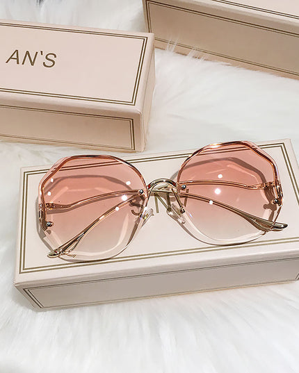 Women's Stylish Vintage Oversized Square Gradient Sunglasses | ZAKAPOP