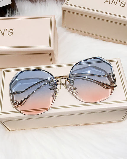Women's Stylish Vintage Oversized Square Gradient Sunglasses | ZAKAPOP