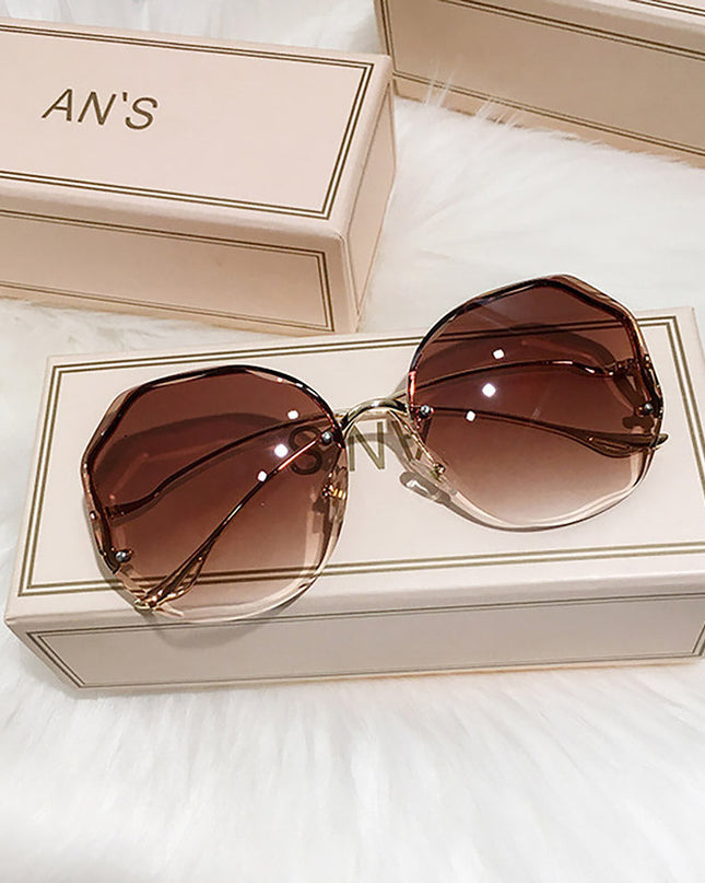 Women's Stylish Vintage Oversized Square Gradient Sunglasses | ZAKAPOP