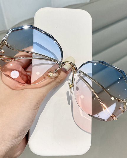 Women's Stylish Vintage Oversized Square Gradient Sunglasses | ZAKAPOP