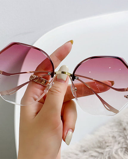 Women's Stylish Vintage Oversized Square Gradient Sunglasses | ZAKAPOP