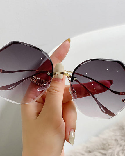 Women's Stylish Vintage Oversized Square Gradient Sunglasses | ZAKAPOP