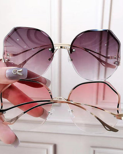 Women's Stylish Vintage Oversized Square Gradient Sunglasses | ZAKAPOP
